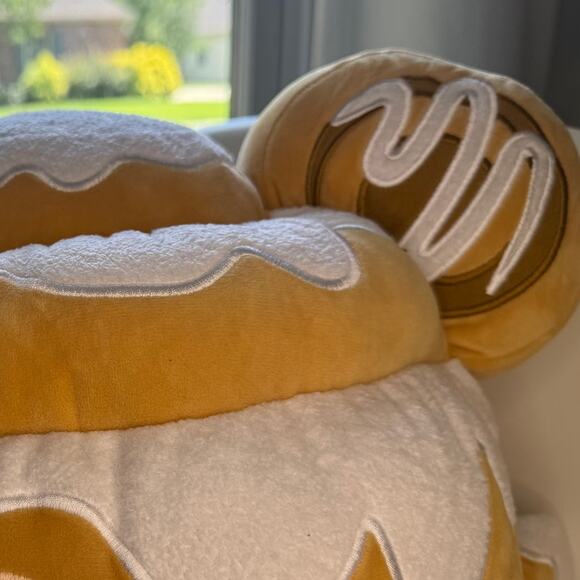 NWT | 14.5 Disney Munchlings Mickey Cinnamon Swirl Bun - New with Tags! - Picture 2 of 6